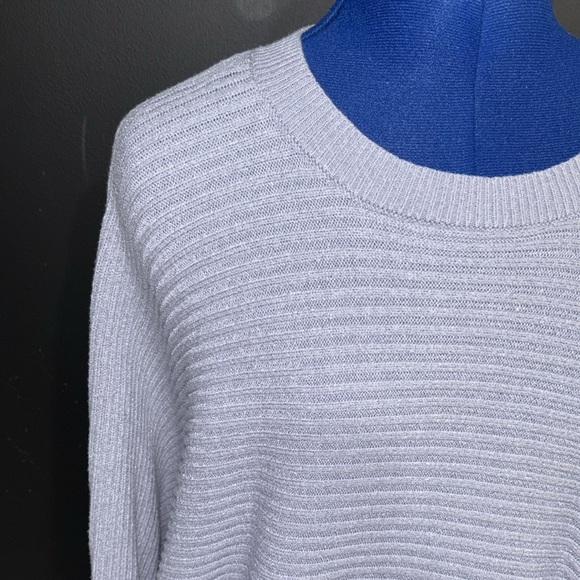 Fashion Sweater - Picture 2 of 9